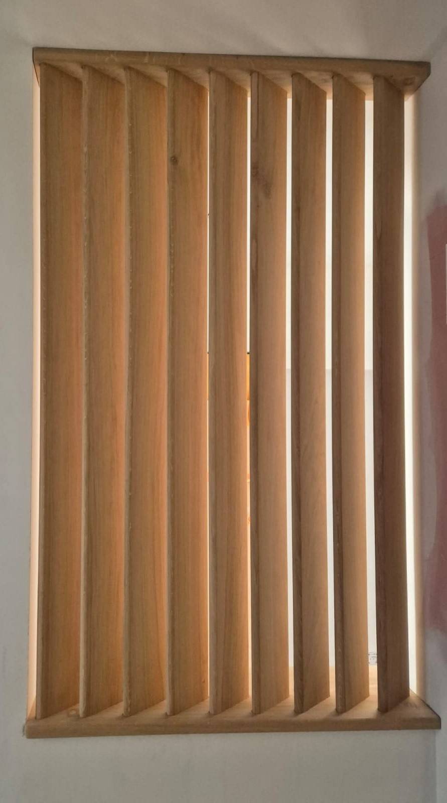 Claustra chêne massif avec vitrificateur incolore mat