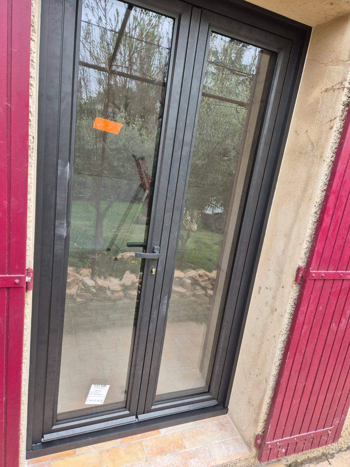 Fabrication et pose de portes d'intérieur sur mesure en bois Lauris Luberon