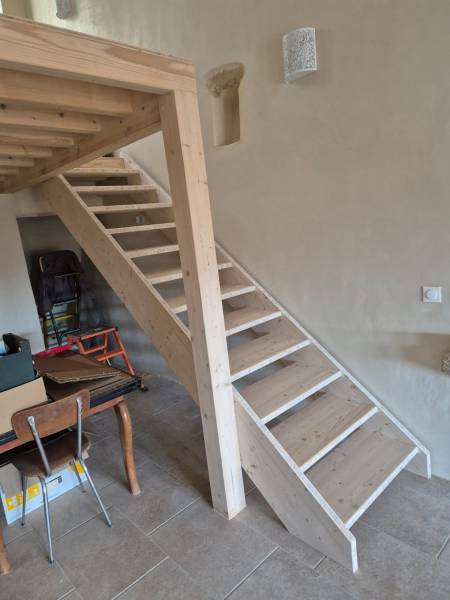 Escalier trois plis épicéa vue de côté